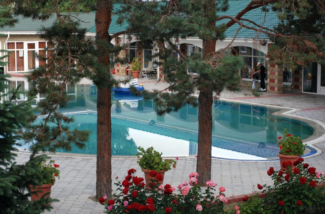 Апартаменты РАДУГА Иссык-Куль Chon-Sary-Oy Экстерьер фото